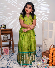 Load image into Gallery viewer, Green Paavadai Sattai