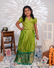 Load image into Gallery viewer, Green Paavadai Sattai