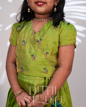 Load image into Gallery viewer, Green Paavadai Sattai