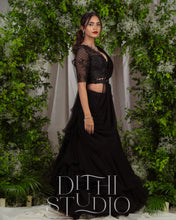 Load image into Gallery viewer, Black Ruffle Drape