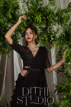 Load image into Gallery viewer, Black Ruffle Drape