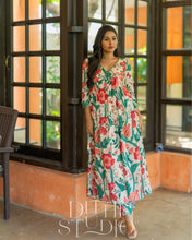 Load image into Gallery viewer, Cream Chintz Set