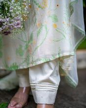 Load image into Gallery viewer, Ivory Floral Printed Chanderi Salwar Suit
