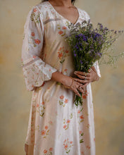 Load image into Gallery viewer, Blushing Floral Chanderi Suit Set
