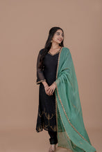 Load image into Gallery viewer, Black Chandheri Set
