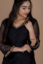 Load image into Gallery viewer, Black Chandheri Set
