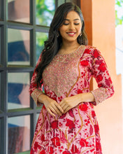 Load image into Gallery viewer, Blush Pink Kurtha Set
