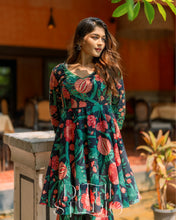Load image into Gallery viewer, Black Chintz Peplum Set
