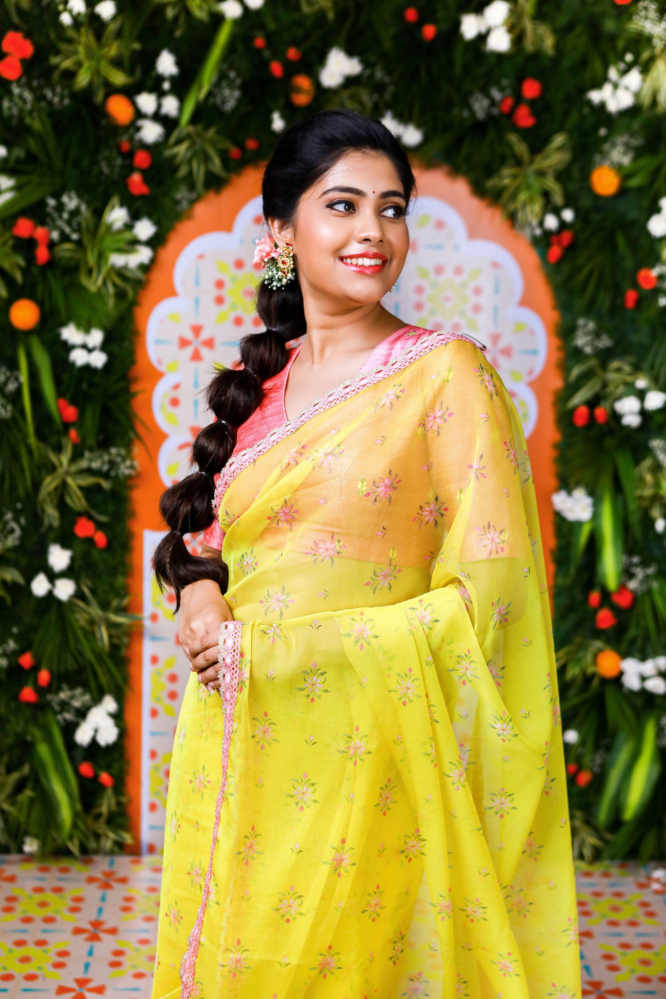 Madhumitha Siva Balaji looks gorgeous in a yellow Kanchipuram drape!
