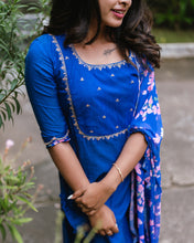 Load image into Gallery viewer, Navy Blue Salwar Set
